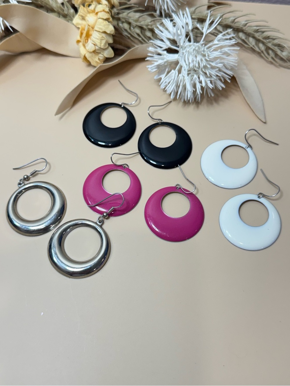 4 Pair Statement Disc Earrings Black Pink White Silver Tone Dangle Lot